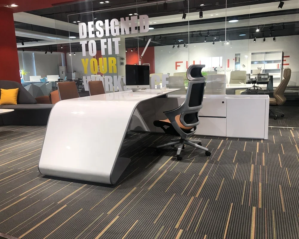 Office Tech Management - 2026 CEO Wireless Charging L Shape