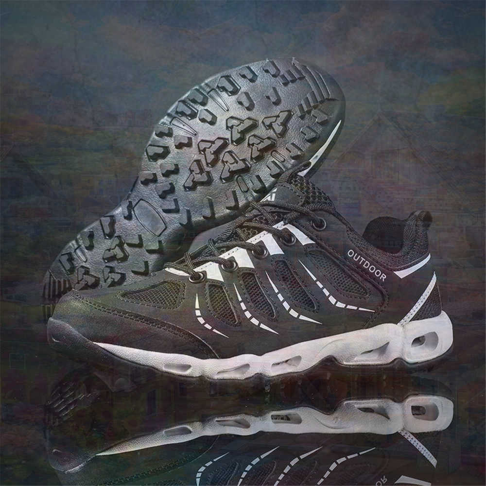 Sumer Round Tip Silver Sneaker - Classic Tech Office Number 评论和价格